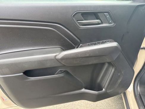Used 2023 Chevrolet Colorado W/T RWD image 7