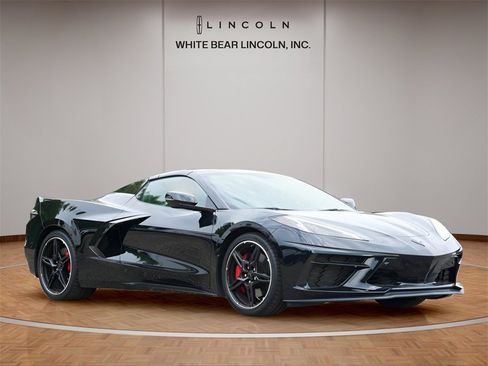 Used 2023 Chevrolet Corvette Stingray Premium Conv w/ Z51 Performance Package image 3