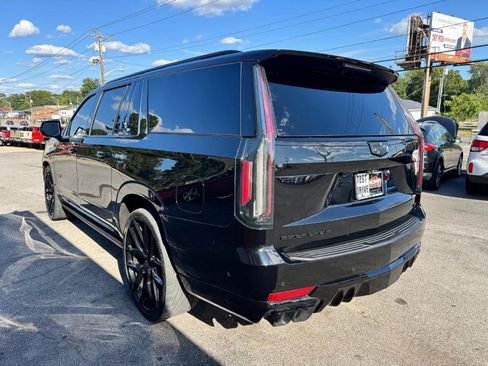 Used 2023 Cadillac Escalade ESV V AWD/4WD image 5