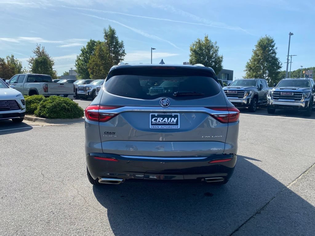 Used 2018 Buick Enclave Essence FWD image 9