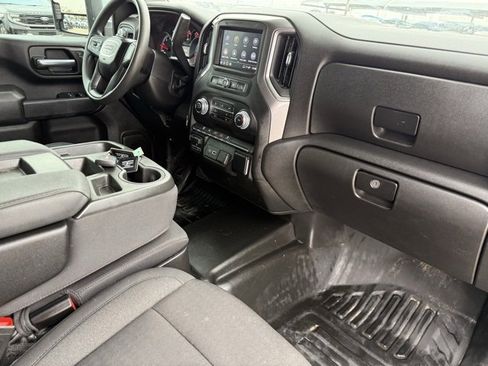 Used 2024 GMC Sierra 3500 Pro w/ Convenience Package image 12