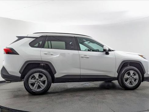 Used 2025 Toyota RAV4 XLE FWD image 9