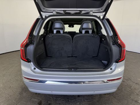 Used 2025 Volvo XC90 B5 Core AWD/4WD image 7