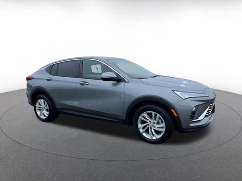 Used 2025 Buick Envista Preferred image 2