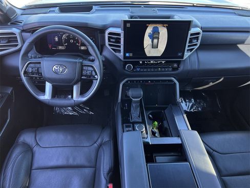 Used 2025 Toyota Sequoia Platinum image 11