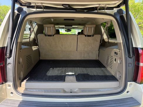 Used 2016 Chevrolet Suburban LT AWD/4WD image 33