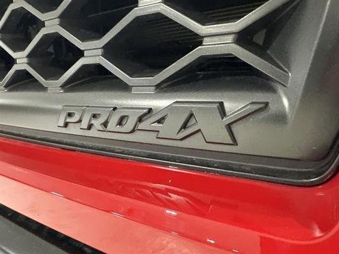Used 2021 Nissan Titan PRO-4X w/ Pro-4x Convenience Package image 14