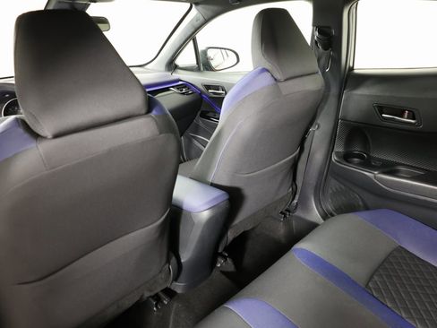 Used 2021 Toyota C-HR XLE image 31