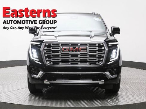 Used 2025 GMC Yukon XL Denali w/ Denali Reserve Package image 2