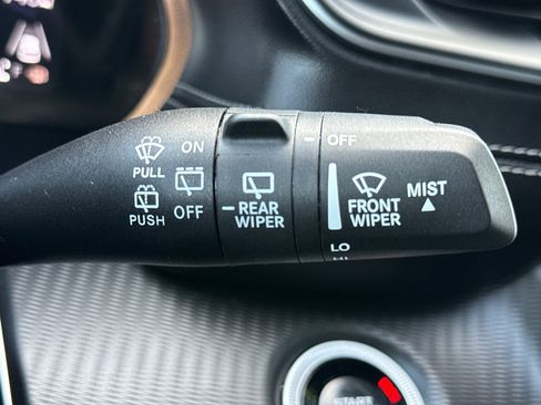 Used 2025 Jeep Grand Cherokee Altitude AWD/4WD image 19