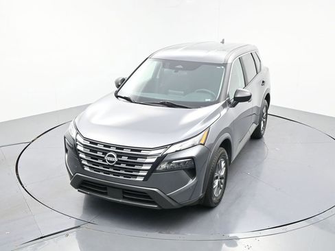Used 2024 Nissan Rogue S FWD image 17