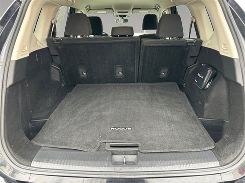 Used 2024 Nissan Rogue S image 19