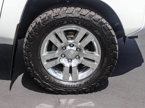 Used 2013 Toyota Tacoma 4x4 Double Cab w/ Limited Pkg image 11