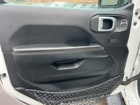 Used 2020 Jeep Gladiator Overland image 18