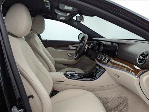 Used 2017 Mercedes-Benz E 300 image 21