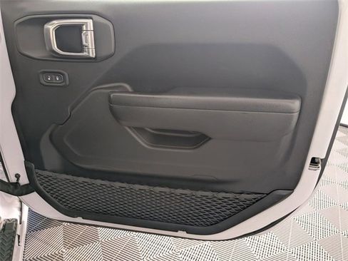 Used 2021 Jeep Wrangler Unlimited Rubicon image 32