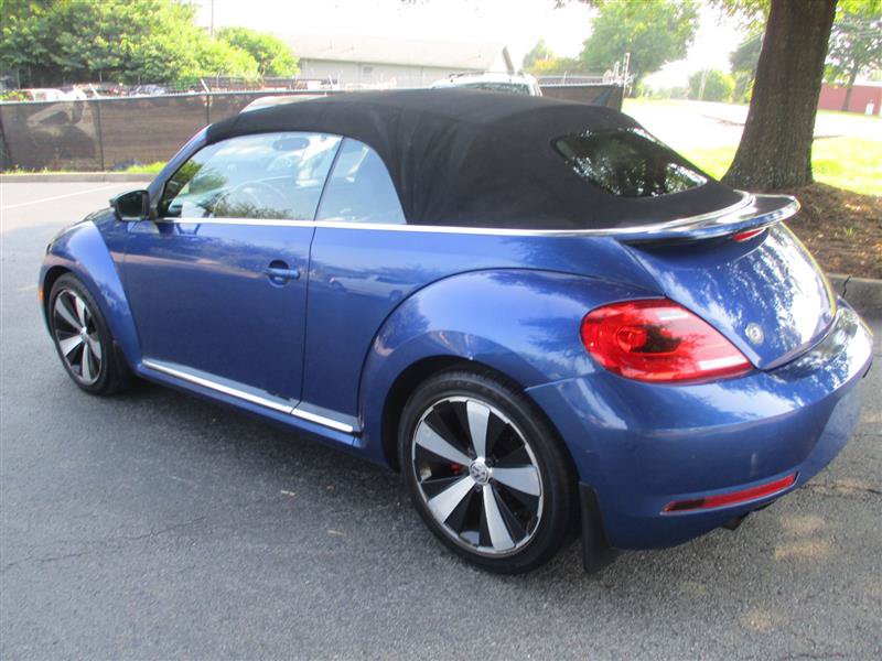 Used 2013 Volkswagen Beetle 2.0T FWD image 17