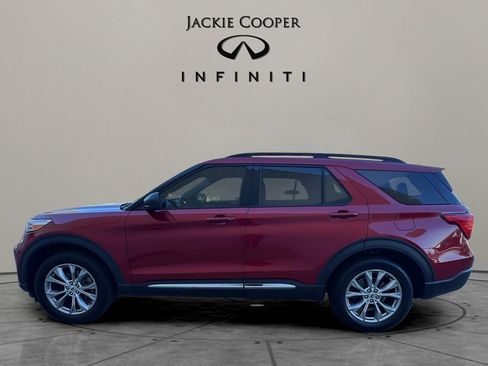 Used 2020 Ford Explorer XLT w/ Equipment Group 202A image 2