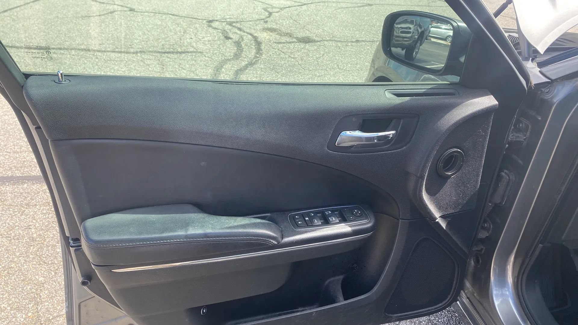 Used 2012 Dodge Charger SE RWD image 11