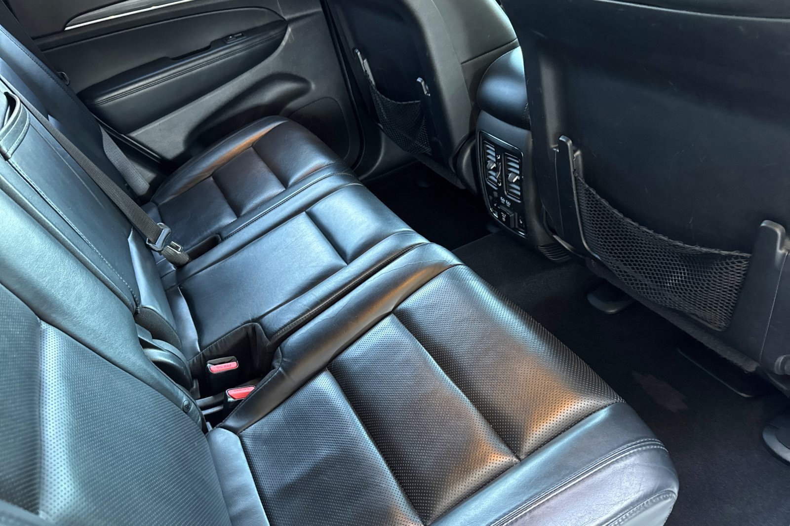 Used 2020 Jeep Grand Cherokee Limited w/ Luxury Group II AWD/4WD image 32