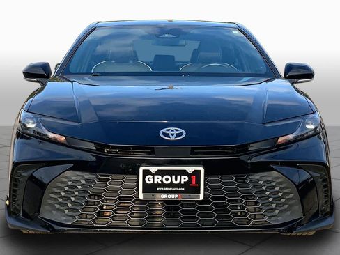 Used 2025 Toyota Camry SE FWD image 4