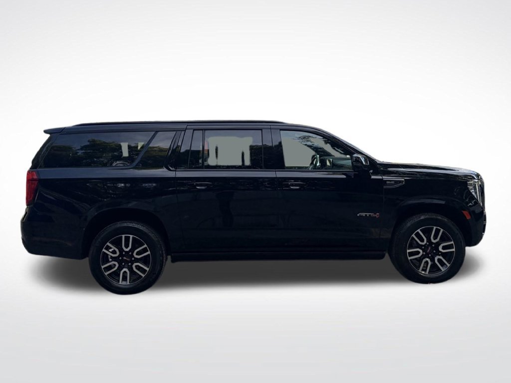 Certified 2023 GMC Yukon XL AT4 w/ AT4 Premium Package AWD/4WD image 7