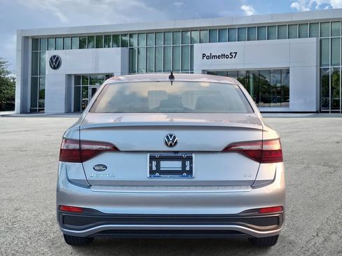 Used 2024 Volkswagen Jetta SE FWD image 5