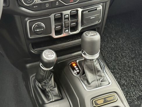 New 2026 Jeep Gladiator Sport AWD/4WD image 15