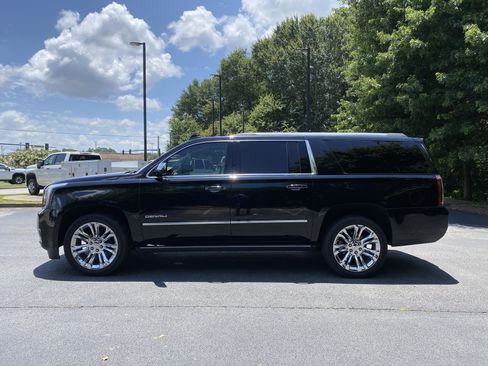 Used 2015 GMC Yukon XL Denali w/ Premium Package RWD image 6