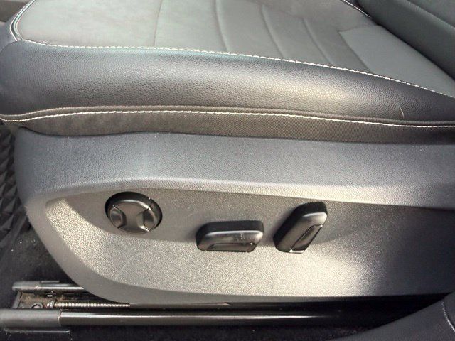 Used 2022 Volkswagen Taos SE FWD image 30