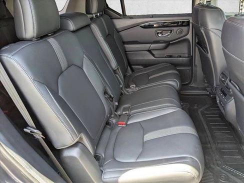 Used 2025 Honda Pilot Touring image 20
