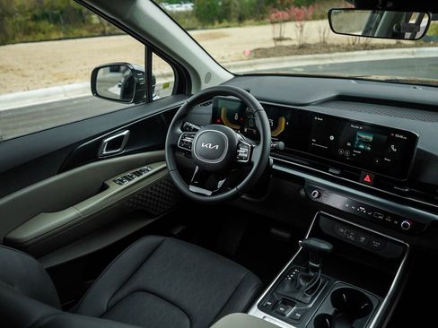 New 2026 Kia Carnival LXS image 15