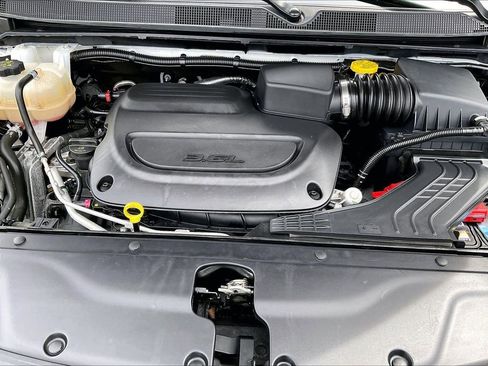 Used 2023 Chrysler Pacifica Touring-L FWD image 30