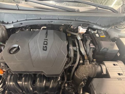 Used 2022 Hyundai Santa Cruz SEL AWD/4WD image 6