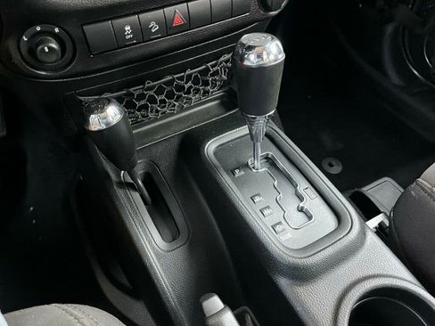 Used 2018 Jeep Wrangler Sport image 27