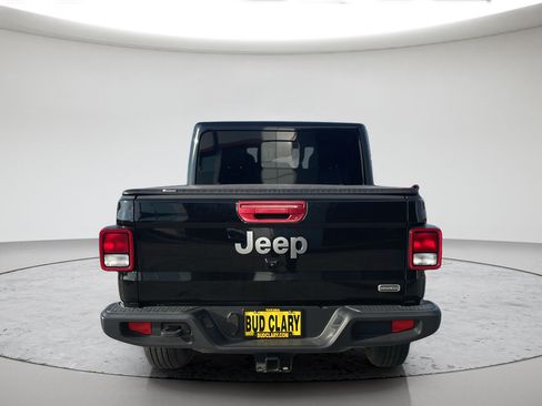 Used 2022 Jeep Gladiator Overland w/ Cold Weather Group AWD/4WD image 5