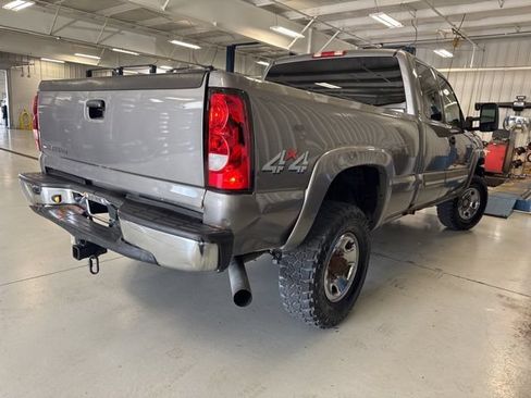 Used 2007 Chevrolet Silverado 2500 LT w/ Heavy-Duty Power Package AWD/4WD image 9