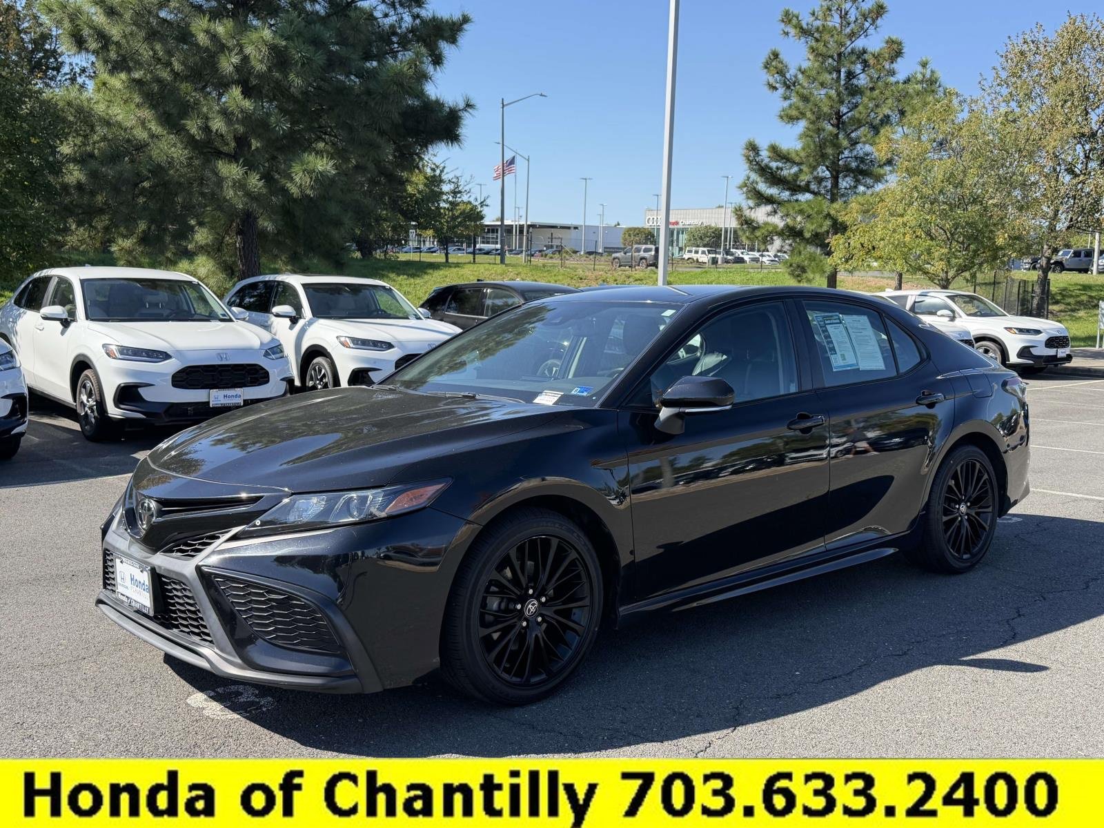 Used 2022 Toyota Camry SE AWD/4WD image 5