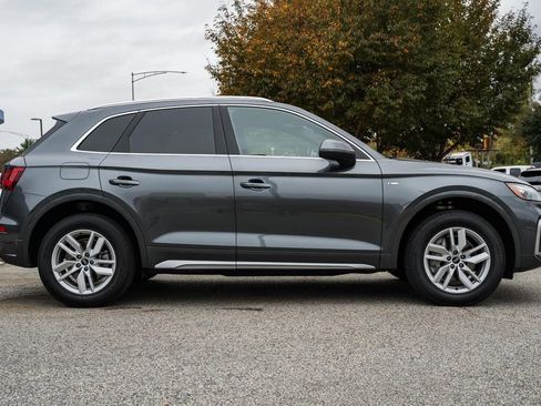 Used 2023 Audi Q5 2.0T Premium w/ Convenience Package image 3