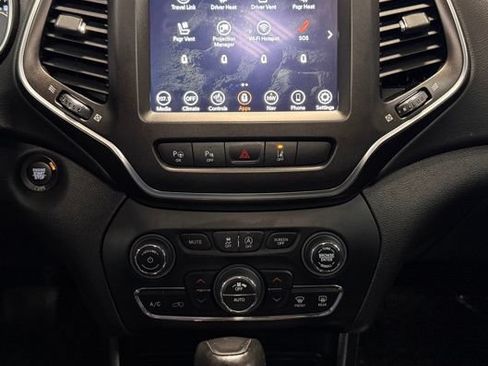 Used 2021 Jeep Cherokee Trailhawk AWD/4WD image 13