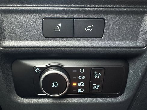 Used 2024 Ford Expedition XLT AWD/4WD image 27