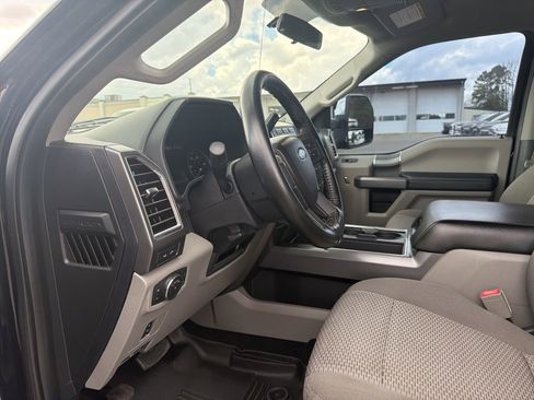 Used 2018 Ford F250 XLT w/ XLT Premium Package image 29