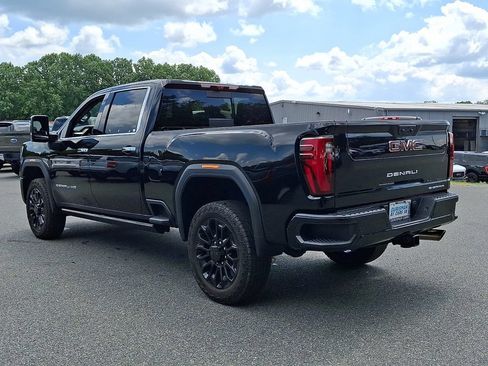 Used 2024 GMC Sierra 2500 Denali w/ Technology Package AWD/4WD image 4