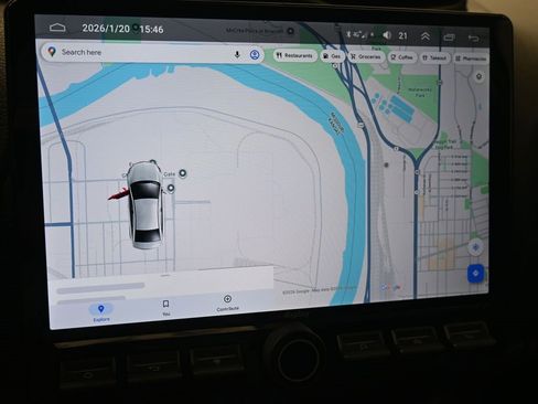 Used 2020 Jeep Renegade Latitude w/ Cold Weather Group image 17