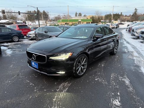 Used 2017 Volvo S90 T6 Momentum w/ Vision Package image 1