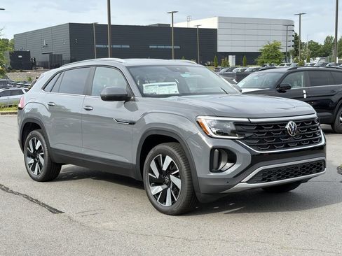 New 2026 Volkswagen Atlas Cross Sport SE FWD image 7