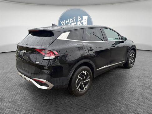 Certified 2023 Kia Sportage LX image 3