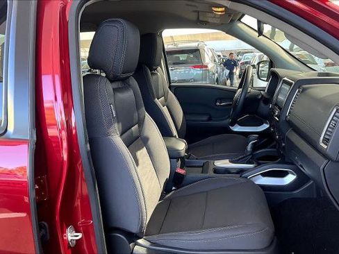 Certified 2022 Nissan Frontier SV image 8