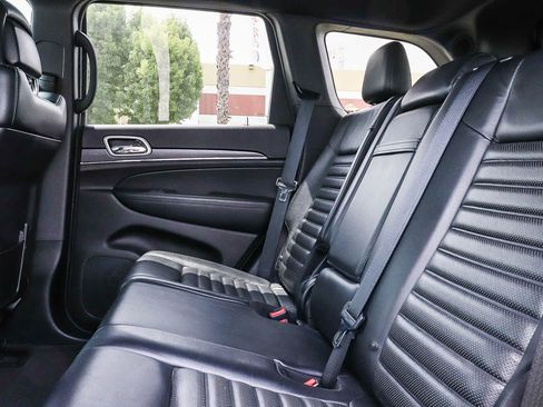 Used 2018 Jeep Grand Cherokee Limited RWD image 19
