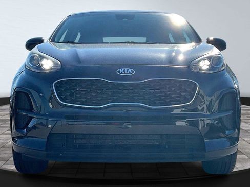 Used 2020 Kia Sportage LX image 2